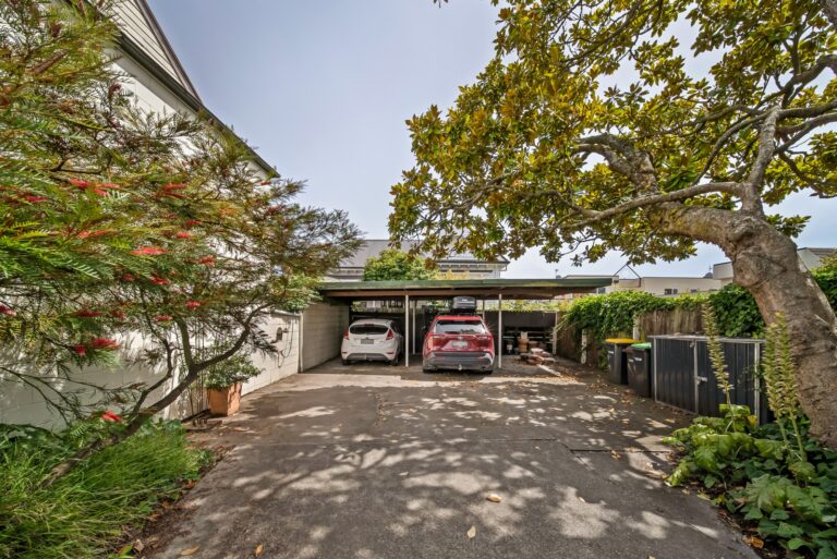 2-25 Holly Road_25 (Website)